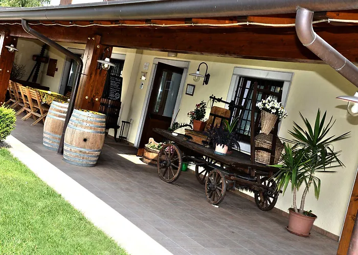 Alloggio per agriturismo La Rosta